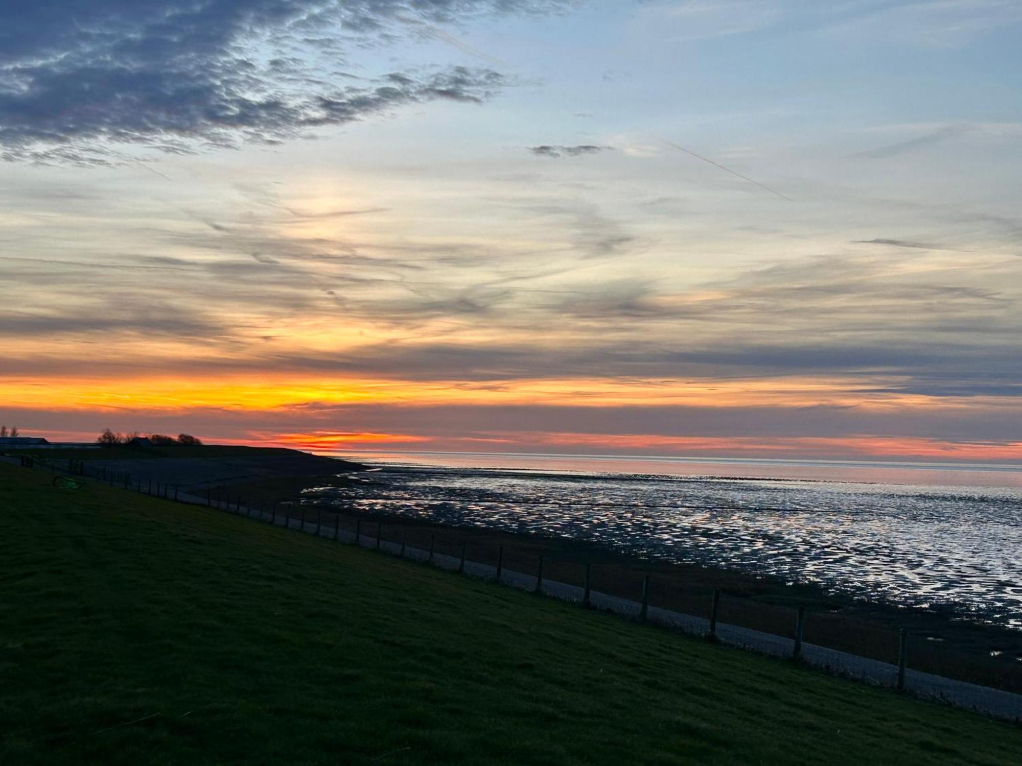 Stinswoning "De Wadden" In Tzummarum Bagian luar foto